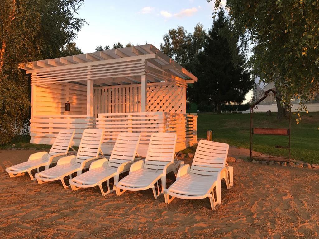 Аренда беседки у воды в яхт-клубе Пеликан