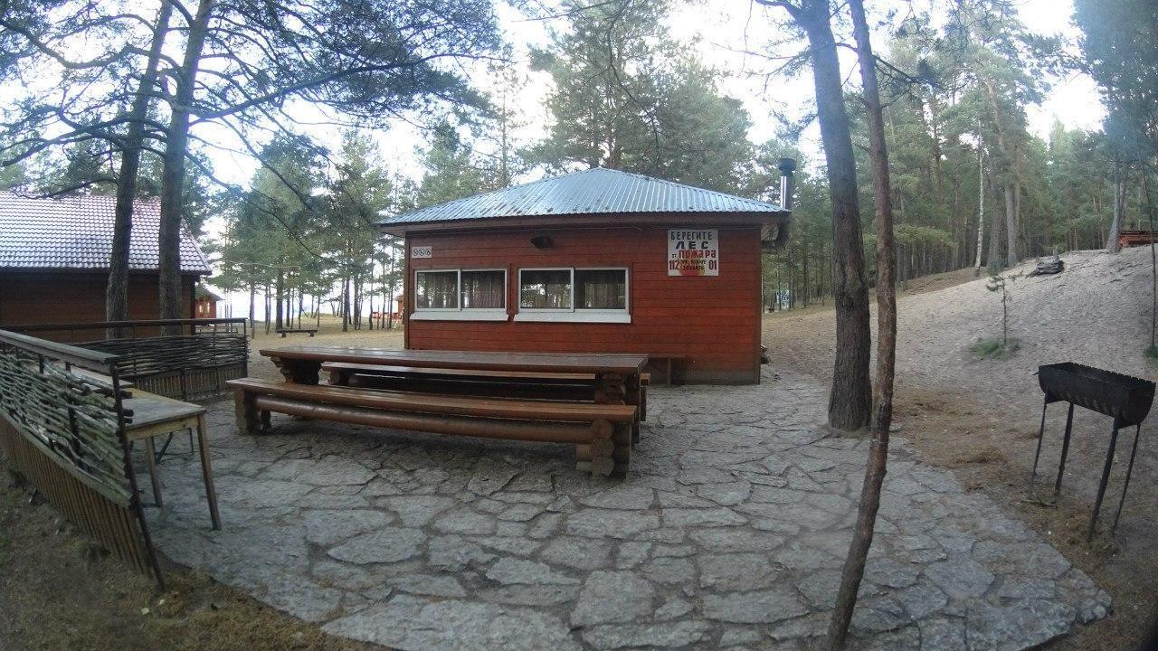 Аренда большой беседки на базе отдыха в Ленинградской области