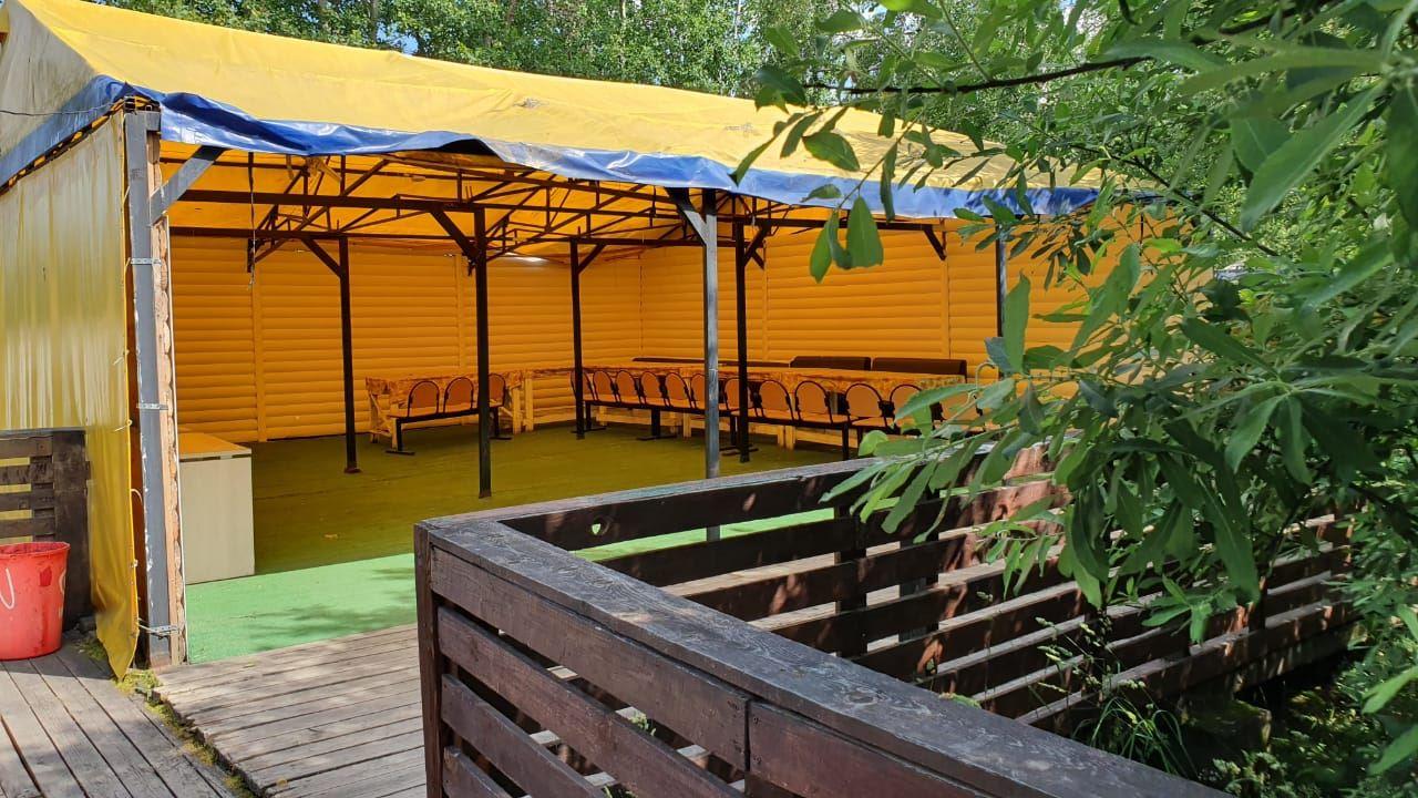 Прокат шатра-веранды для 80 гостей на территории «Forrest club» / Зеленый округ