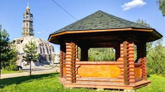 Деревянная беседка с мангалом в аренду
