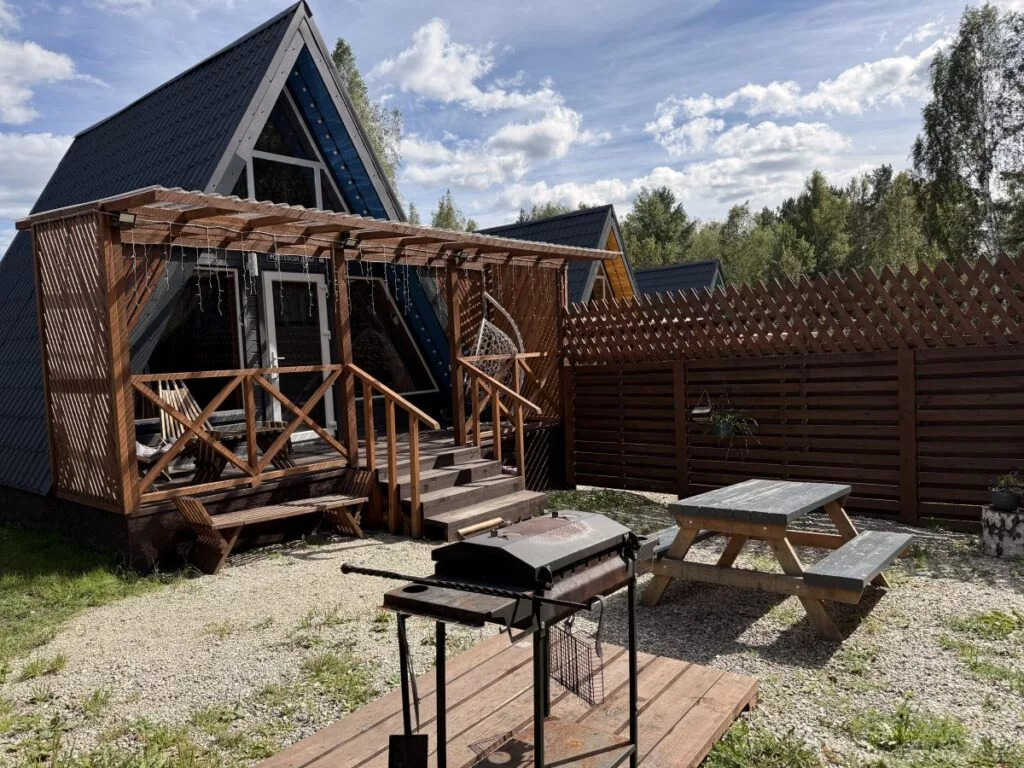 A-frame Blue для отдыха с собакой в Лесогорье