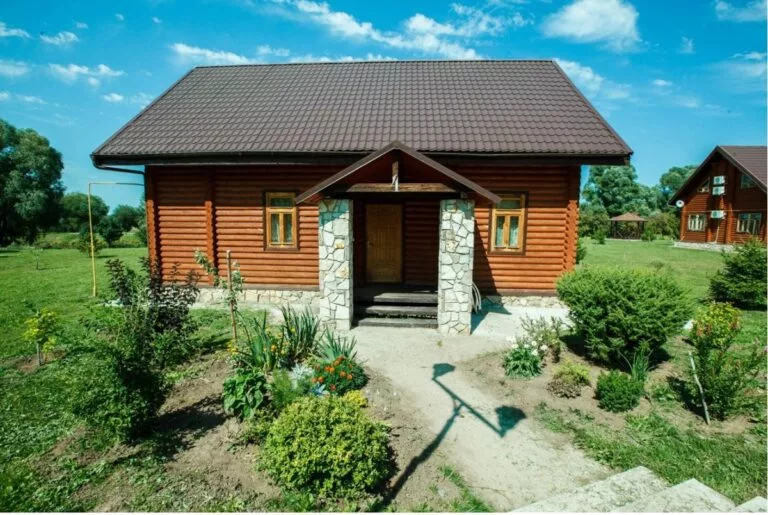Большой коттедж на 150 м² с беседкой, 3 похожих дома до 14 гостей