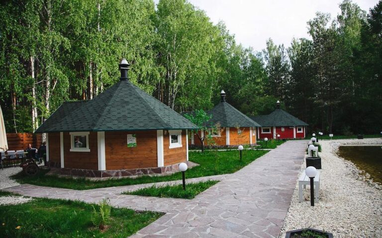 Тёплый гриль-домик с очагом: на 10, 16 или 26 человек