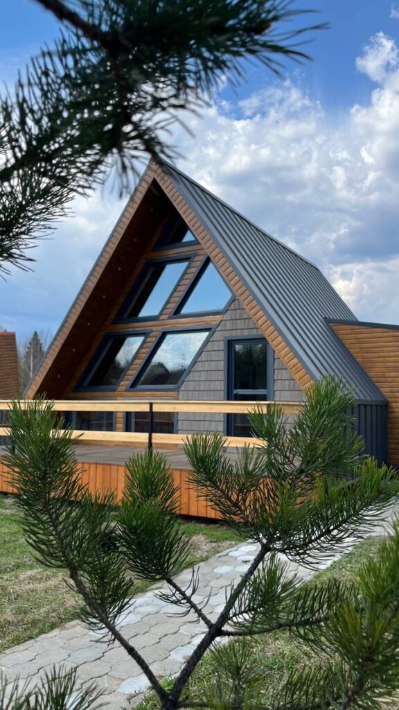 Большой New A-Frame 84 м² с фурако на террасе до 8 гостей: А-фрейм среди сосен