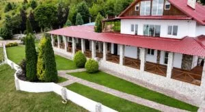 Вилла на 350 м² с бильярдной для компании до 18 человек