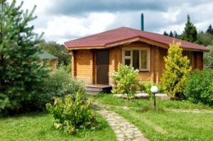 Бревенчатый коттедж №1 с камином и тремя спальнями до 8 гостей
