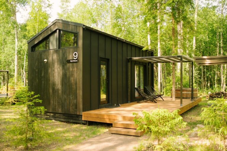 Двухуровневый дом-студия 24 м² до 4 гостей, дом №9