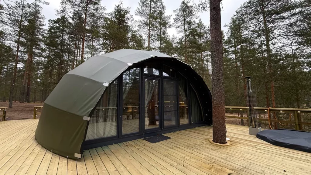 Видовой дом-лодж с чаном на террасе до 6 гостей, Глэмпинг «Forest Lake»: арочный лодж с чаном