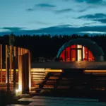 База отдыха Rodina Residence на Горьковском море, общий вид: лаунж вечером в подсветке