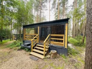 Барнхаус 38 м² с террасой 13 м² в сосновом лесу, до 4 гостей