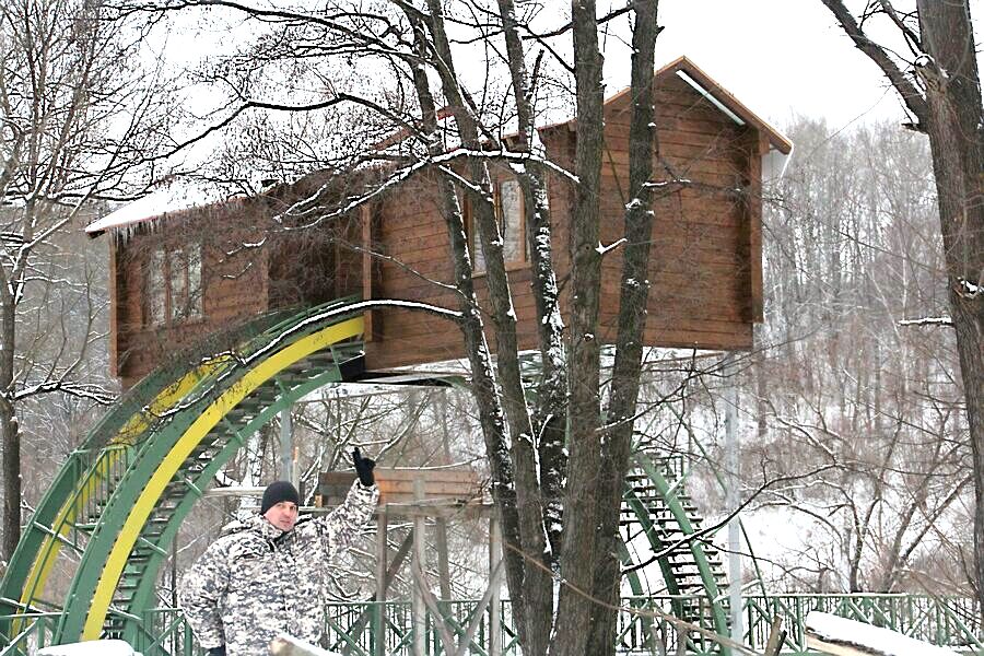 Домик «Облако Любви» на высоте 6 метров с камином для двоих: домик на высоте зимой