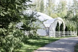 Арочный шатёр «Панорама» с видом на слияние рек до 120 гостей