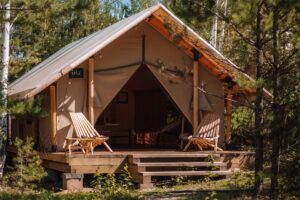 Сафари-тентхаус 24 м² для летнего отдыха до 4 гостей
