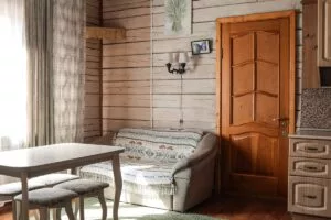 Большой дом с четырьмя комнатами и кухней до 8 гостей