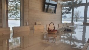 Тёплая беседка с кухней, телевизором и санузлом до 20 человек