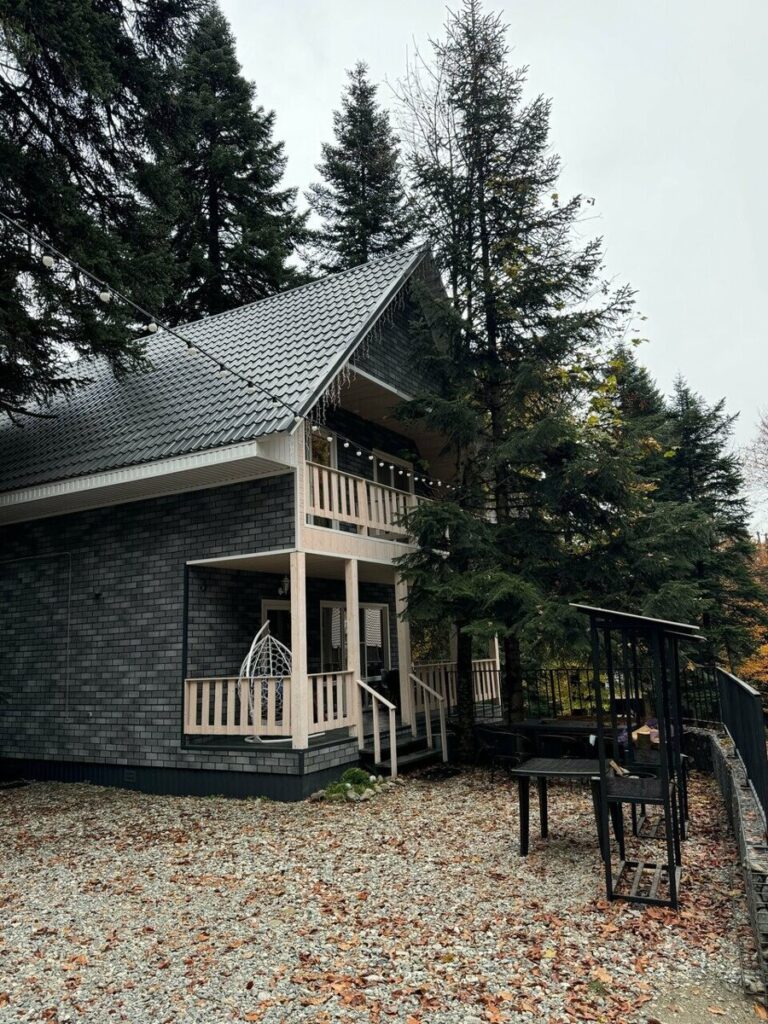 Двухэтажный коттедж 175 м² с двумя кухнями до 14 гостей