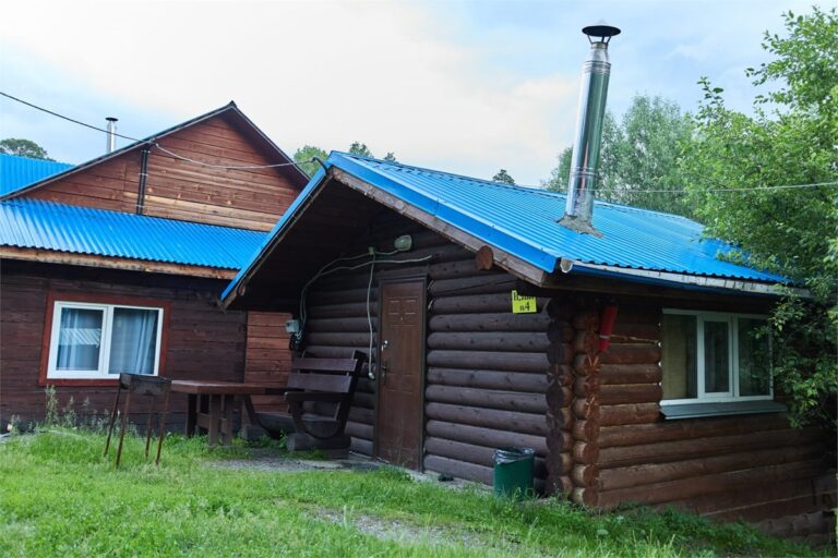 Изба №4 в старорусском стиле с печью до 3 гостей