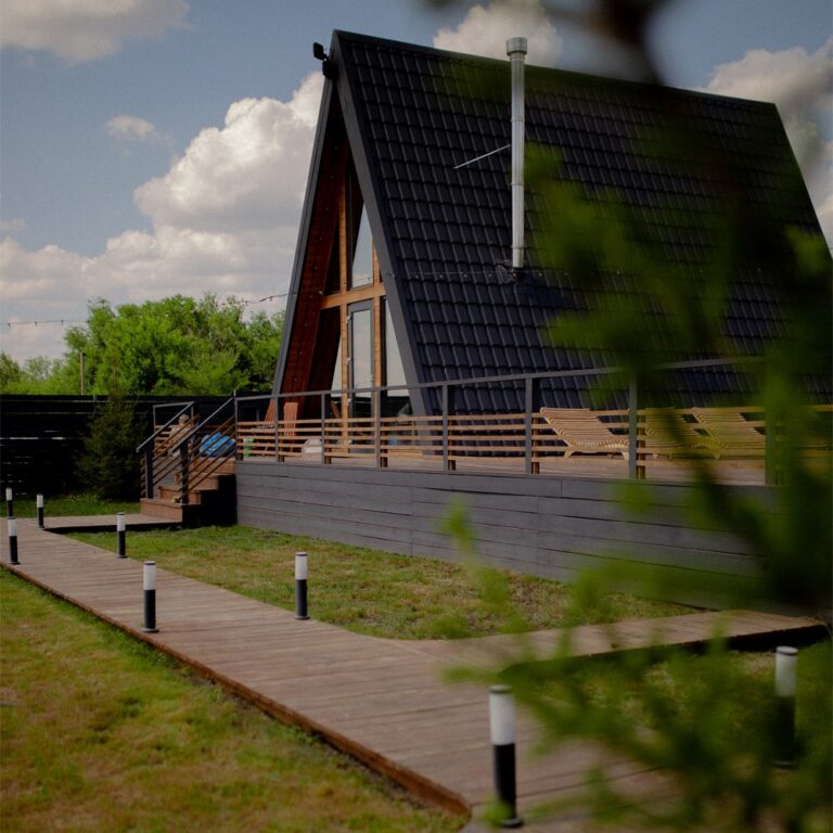 Дом A-Frame «Серый» с баней, чаном и бассейном до 6 гостей
