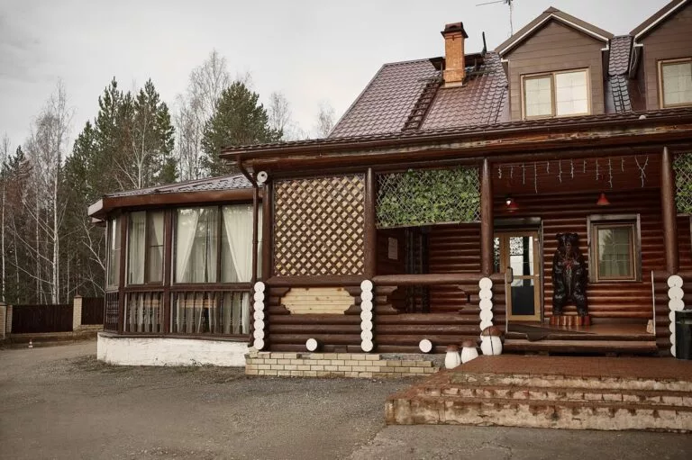 Загородный клуб «Берлога» под Кировградом