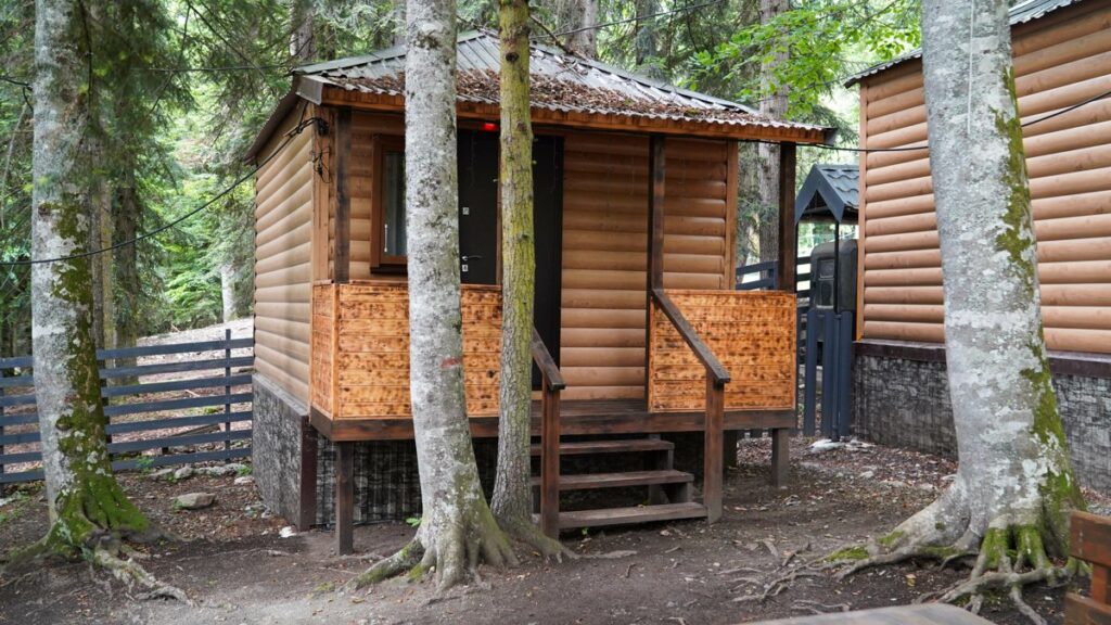 Домик с террасой 18 м² и завтраком до 3 гостей: домик с крыльцом