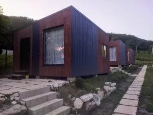 Два одинаковых дома с двумя спальнями до 4 гостей