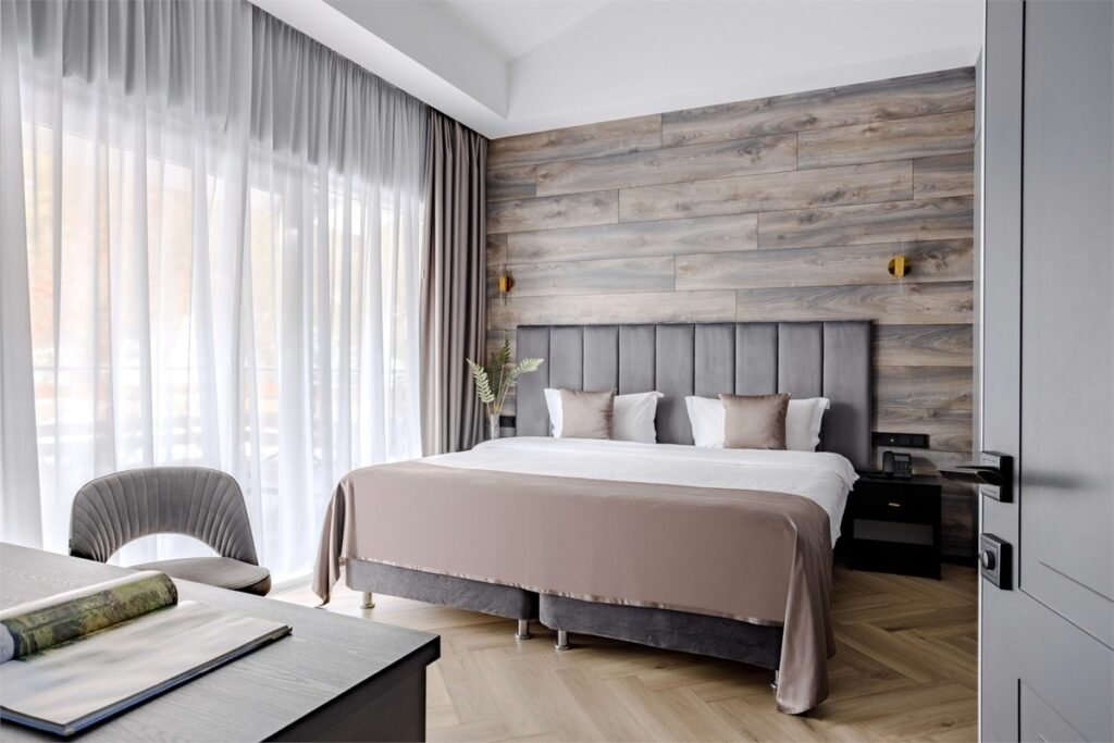 Вилла Deluxe с террасой 90 м² и видом на горы до 4 гостей, Mairi Park Hotel в Романтике: спальня