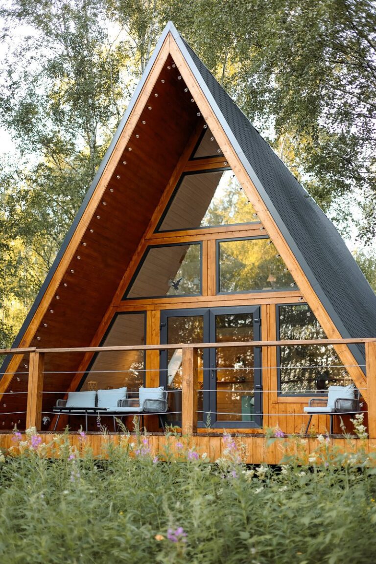 Большой A-frame дом 90 м² с двумя спальнями и проектором до 4 гостей
