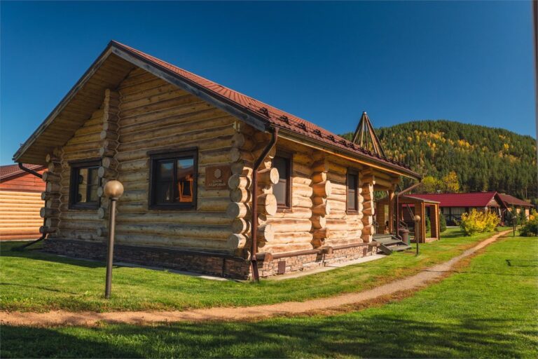 Бревенчатое «Шале Кедровый» 70 м² с камином до 6 гостей