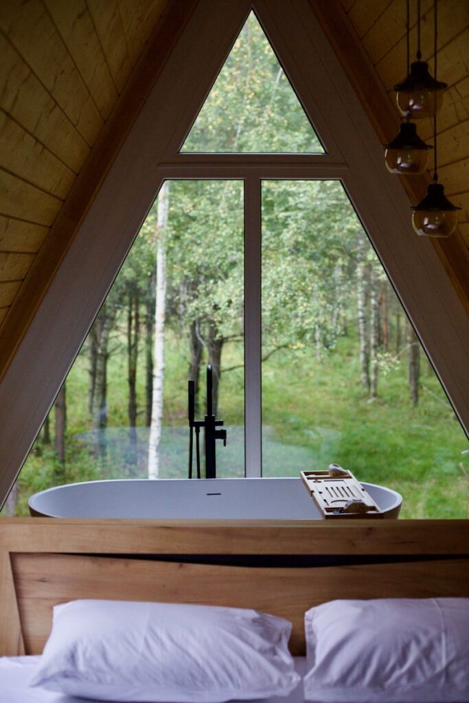 A-frame дом 90 м² с ванной у панорамного окна до 4 гостей: ванна у панорамного окна
