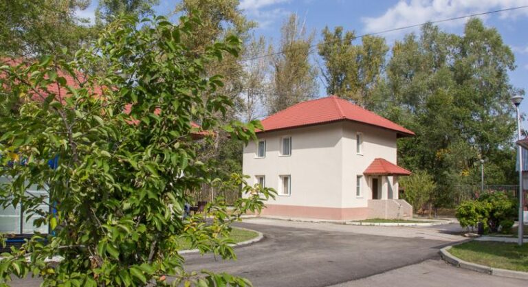 Каменный «Белый дом» целиком до 8 гостей
