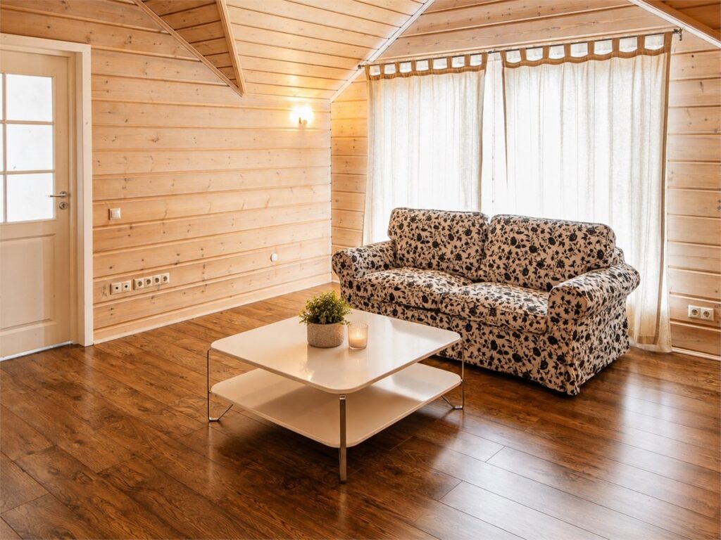 Гранд-коттедж 230 м² с камином и сауной до 14 гостей: зона отдыха у окна