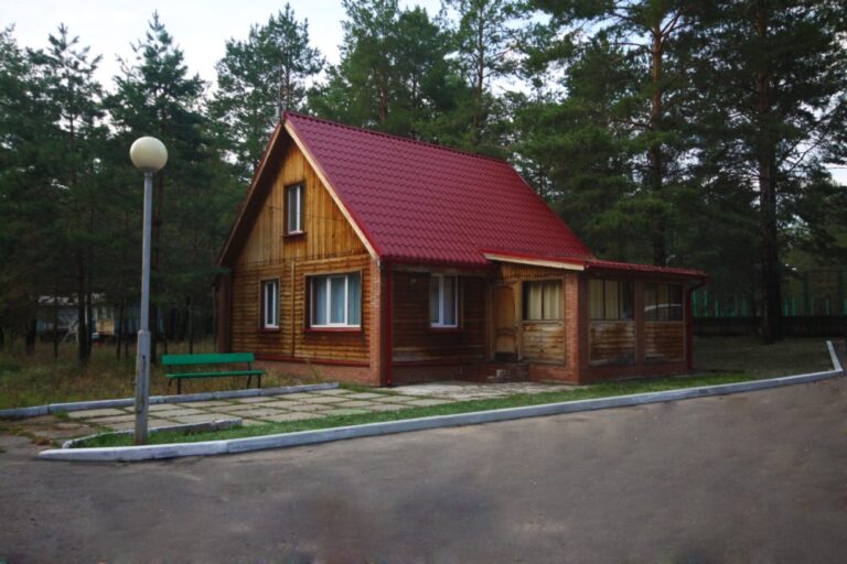 Двухэтажный коттедж № 11 в соснах до 12 гостей