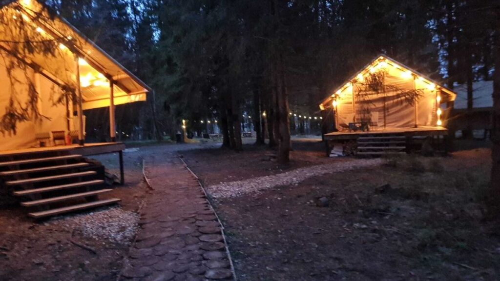 Глэмпинг «Заповедник» на озере Еловое
