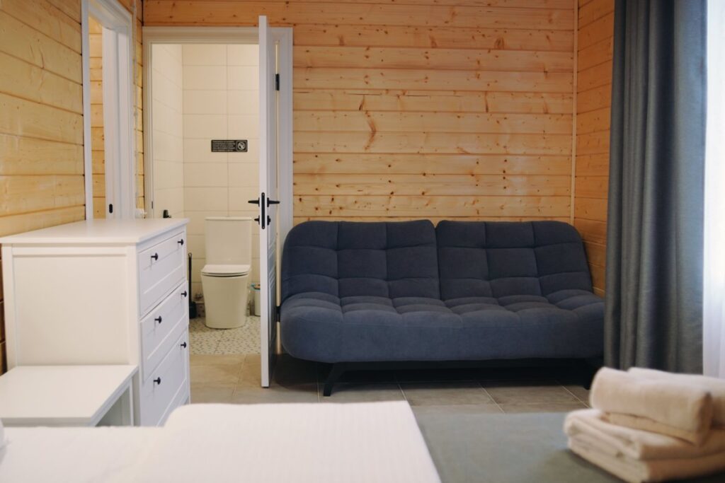 Вилла 1 в скандинавском стиле 160 м² до 18 гостей: комната с диваном