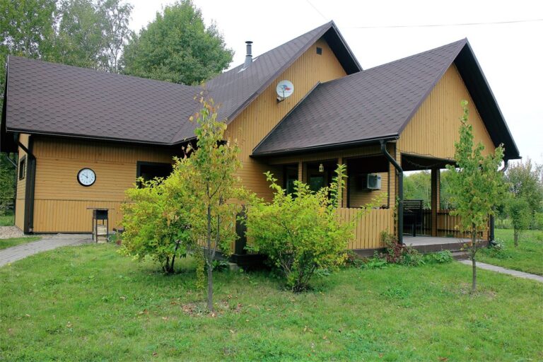 Четыре одинаковых коттеджа с камином на 140 м² до 8 гостей