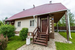 Двухэтажный коттедж 73 м² с балконом-террасой до 4 гостей