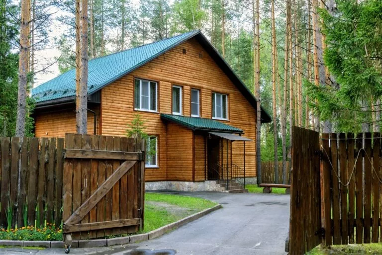 Коттедж 210 м² с парной и купелью у Лесного озера до 10 гостей