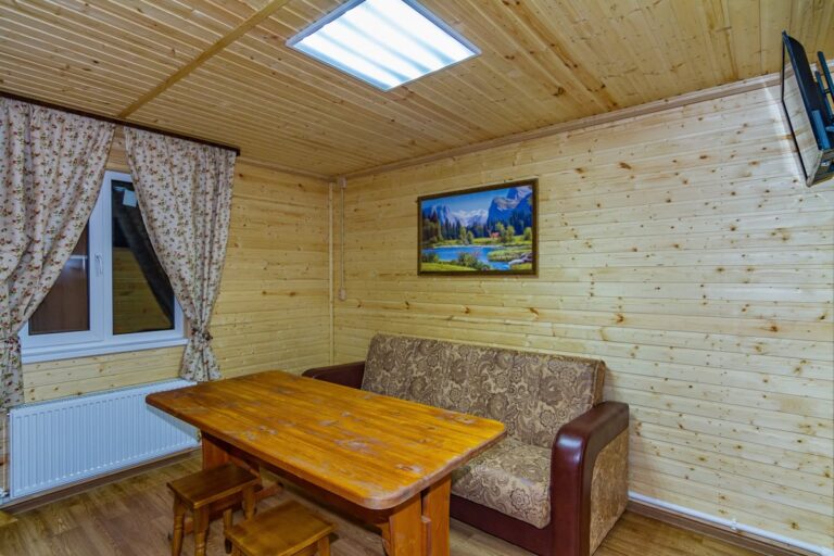 Двухэтажный коттедж с кухней в сосновом бору до 4 гостей