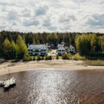 Парк-отель Green Land на Горьковском море, общий вид: пляж и пирс