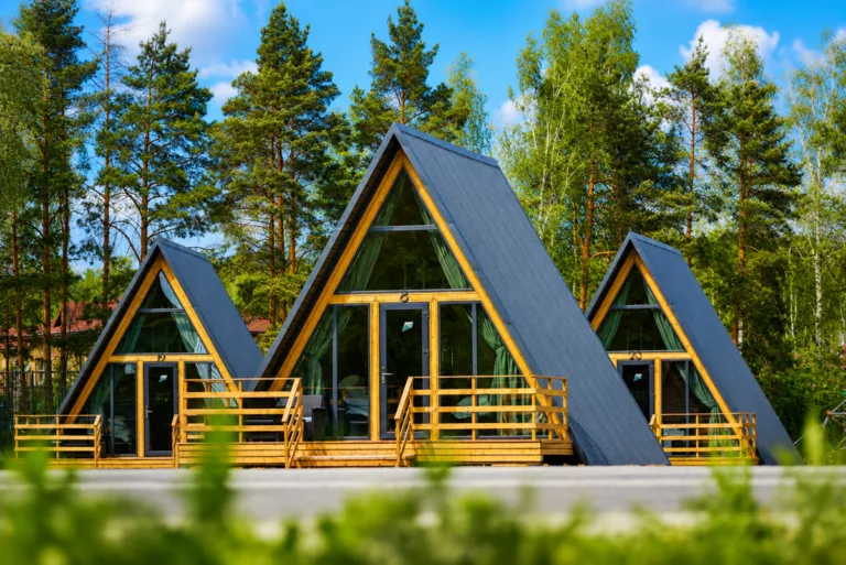 Глэмп А-фрейм 40 м² с террасой до 5 гостей