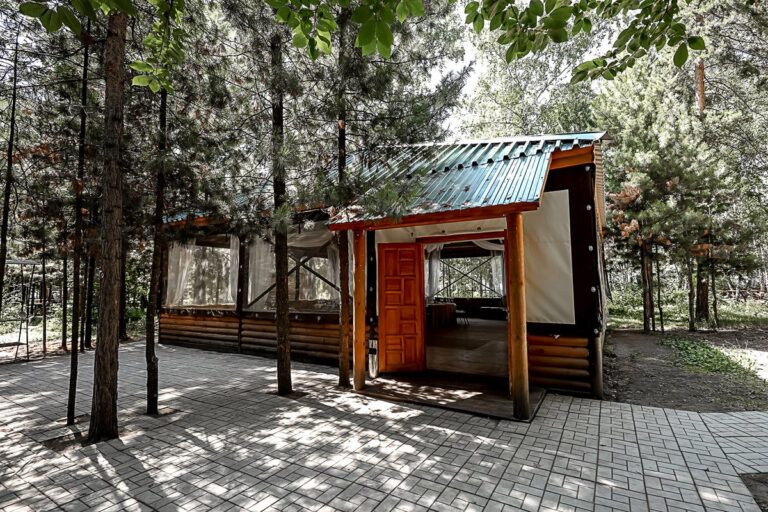 Летняя веранда «Кедр» 100 м² для банкета до 60 гостей
