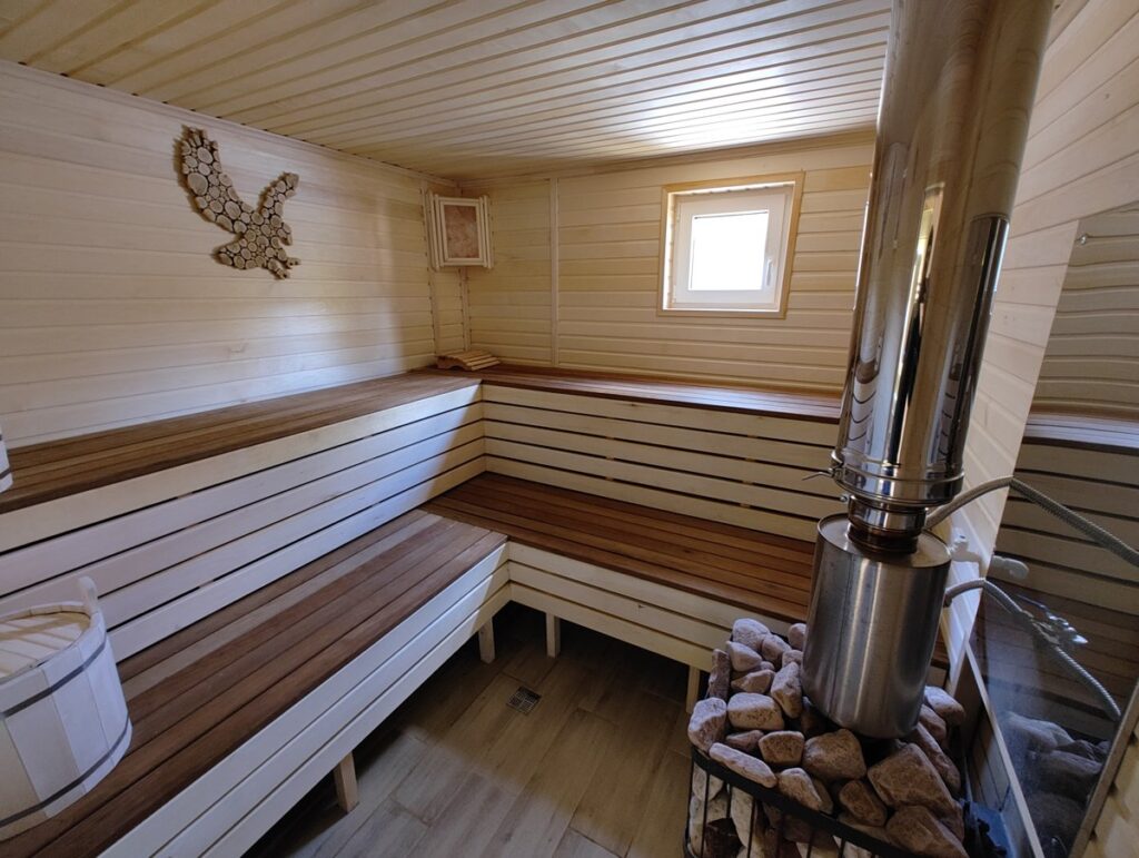 Дом «Люкс&SPA» с парной и гостиной для компании до 10 гостей: парная с печью