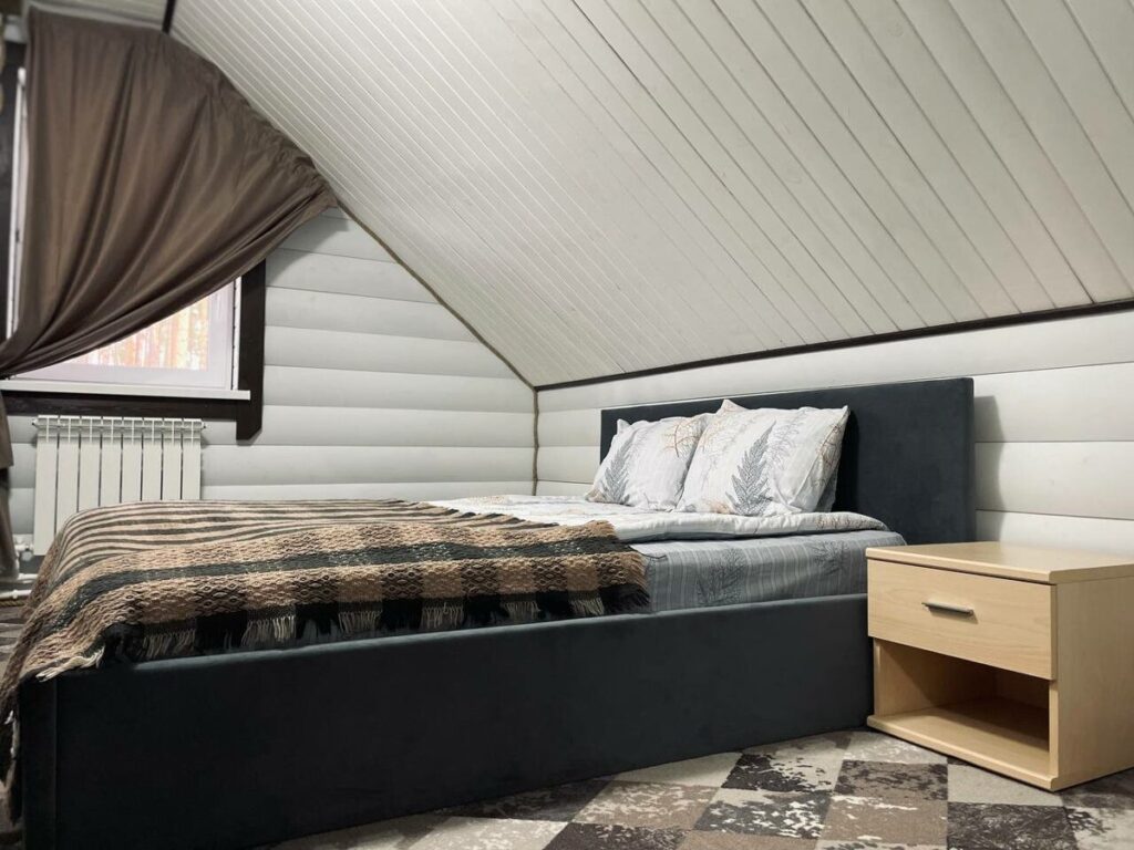 Банкетный коттедж №5 с беседкой до 14 гостей, База отдыха «Нептун» в Заречном: вторая спальня