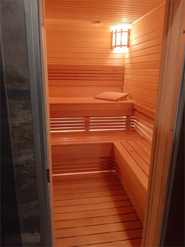 Коттедж «Престиж» 250 м² с бассейном и сауной, до 15 гостей: сауна