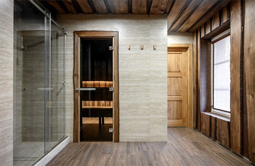 Шале 300 м² с сауной, камином и спортзалом до 8 гостей: сауна в SPA-зоне