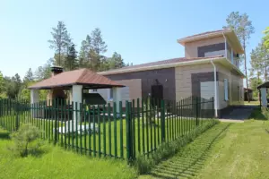 Двухэтажный коттедж для двоих со спальней наверху