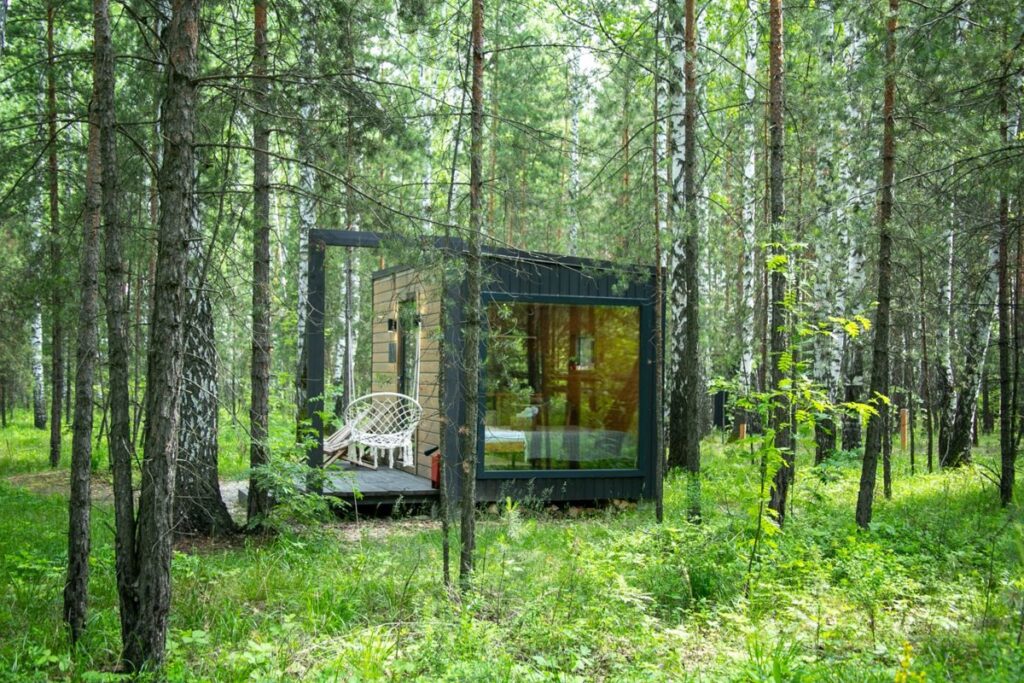 Компактный домик TÄLLY или MÖKKI 12,5 м² на двоих: домик среди берёз