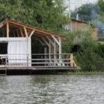 Озеро Гармонии чудес на Спартаке, общий вид: беседка на воде