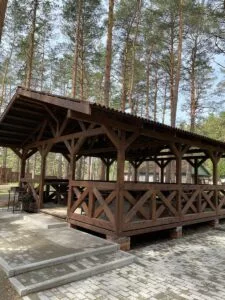 Открытые беседки с мангальной зоной в сосновом бору до 40 человек