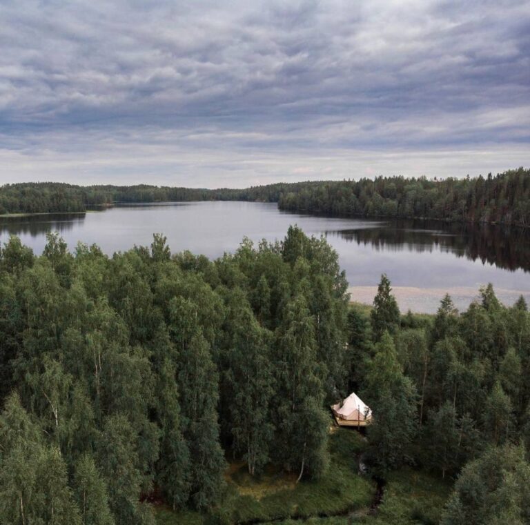 Глэмпинг Sky Wood Hills на озере Капитоновское